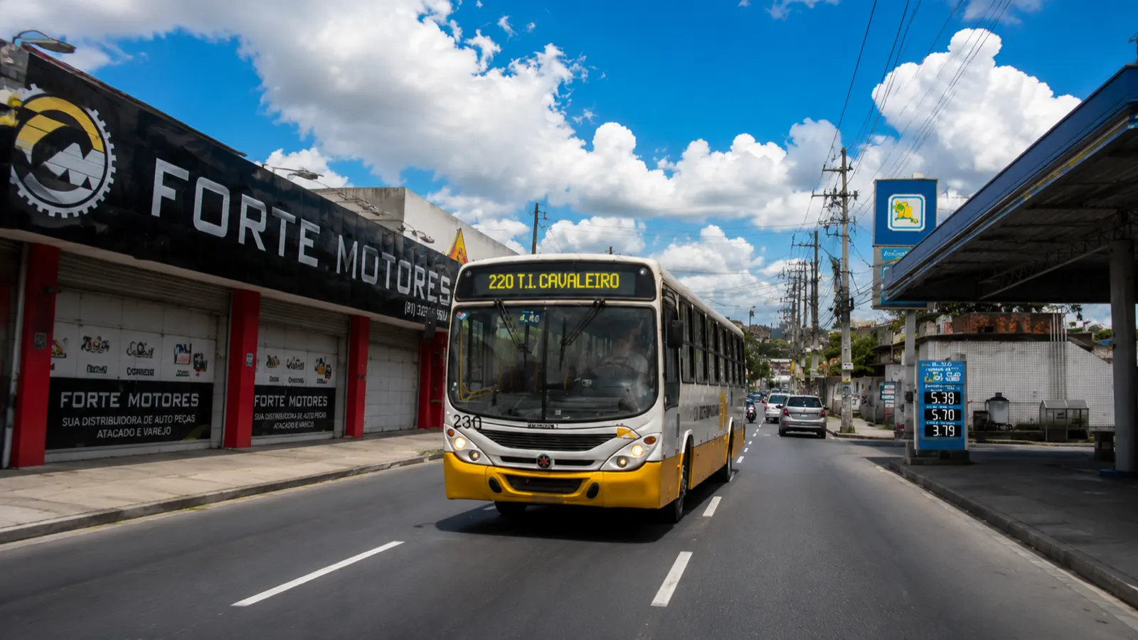 avenida em Jaboatão dos Guararapes